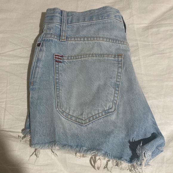 BDG girlfriend High rise distressed jeans shorts - Picture 6 of 6